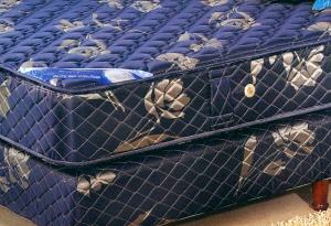 COLCHON Y SOMMIER 1.40X1.90X25 RESORTES